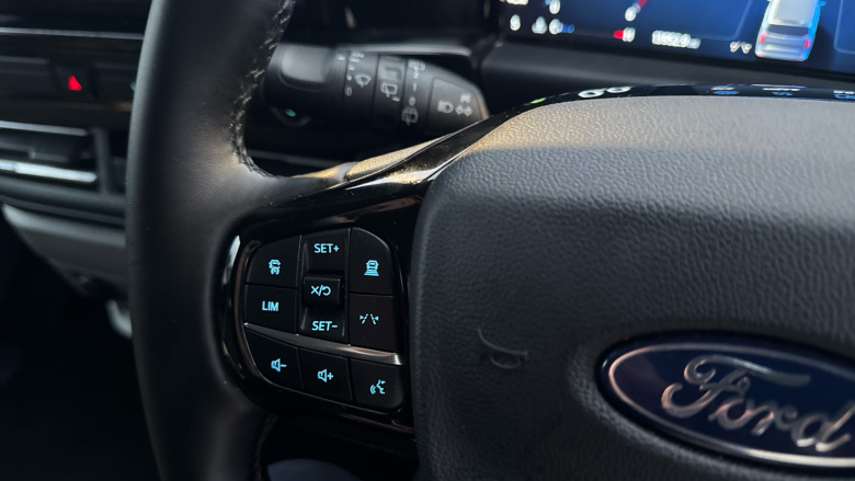 Ford Tourneo Custom 320 L2 Diesel Fwd 2.0 EcoBlue 136ps H1 Zetec 8 seater Auto